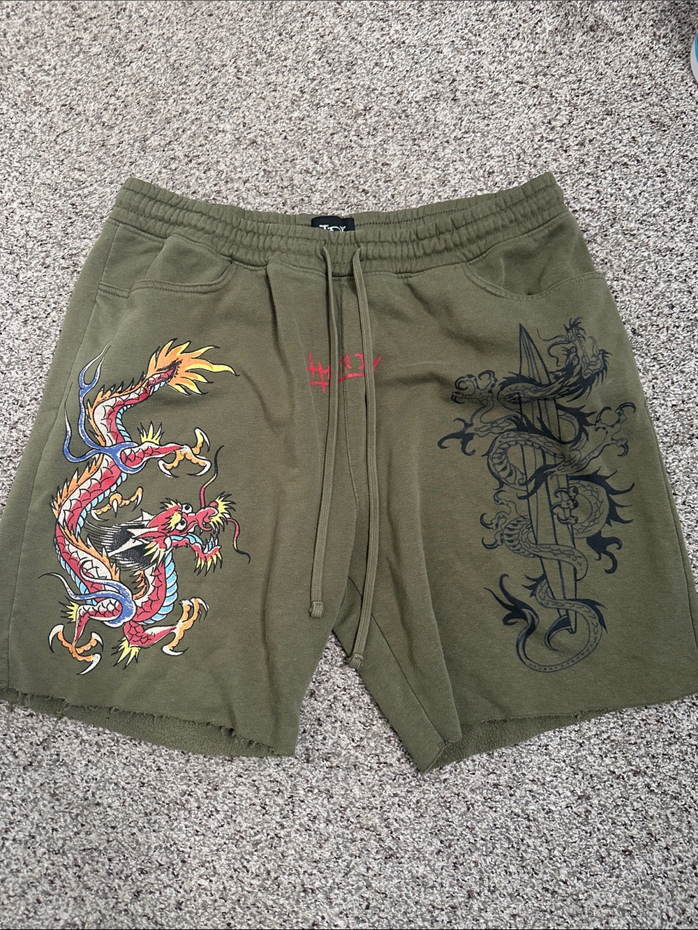 ED HARDY Olive green Dragon Print Athletic Men’s Shorts size xL